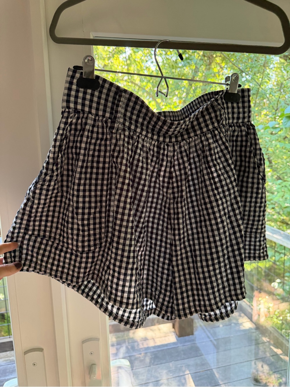Splendid gingham crinkle shorts, size large. - Picture 4 of 4